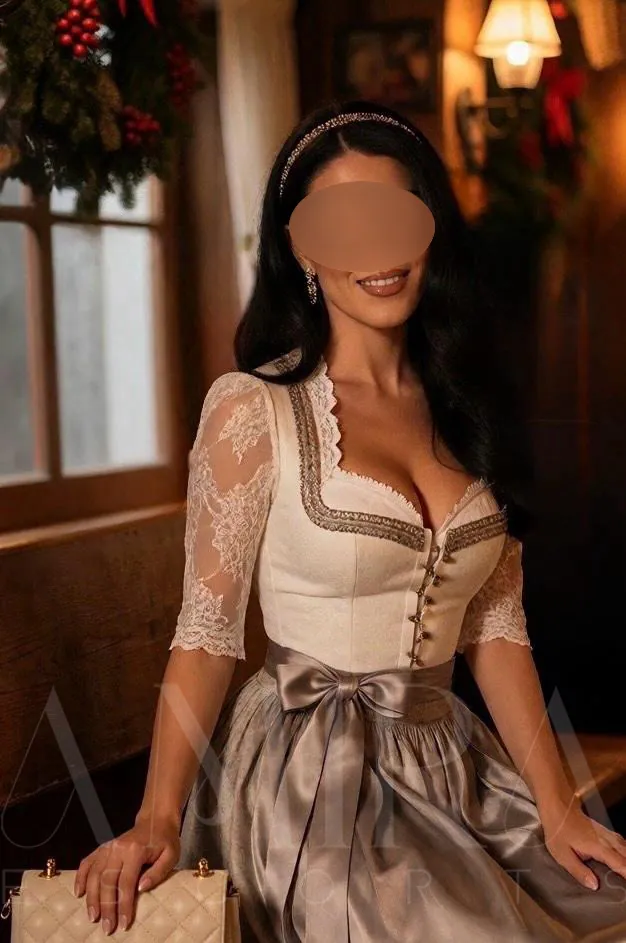 Natural Escort Emilia – Escort München