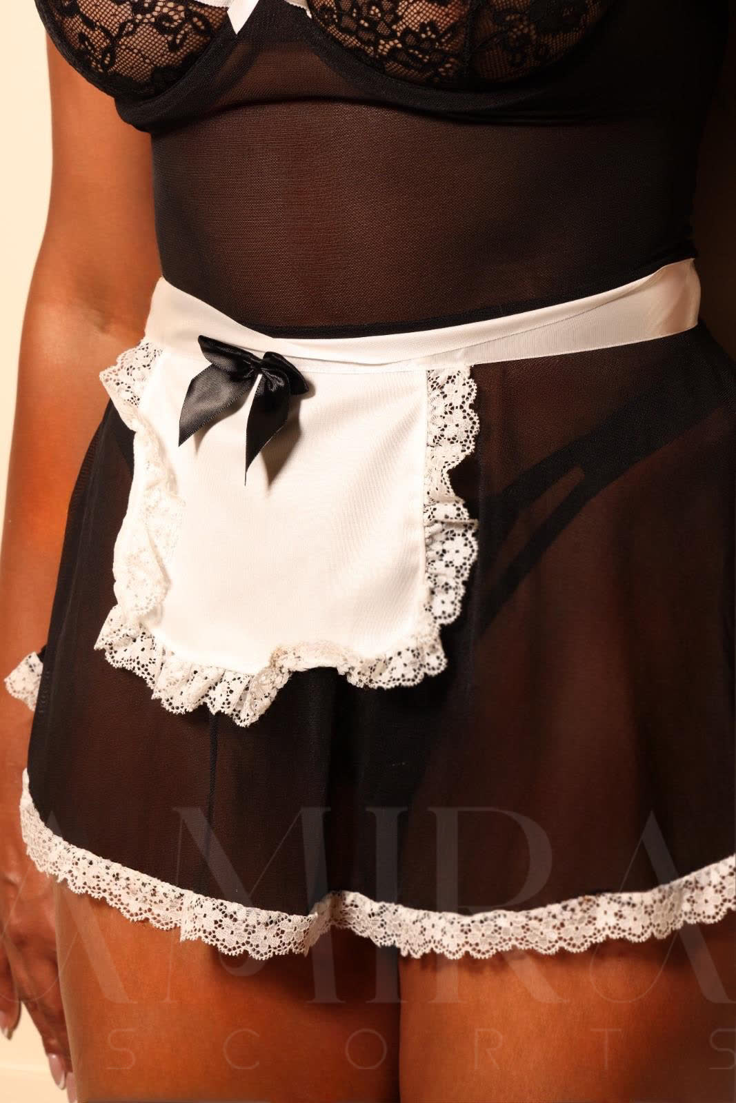 French Maid Escort – transparente Schürze und Spitzenrand